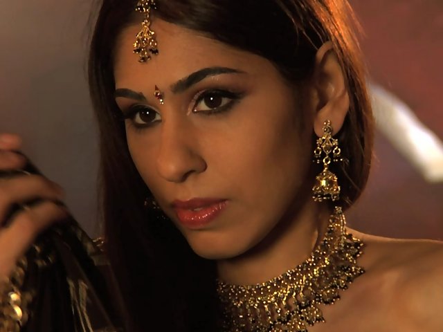 This Sex Massage Of Indian Couple Has Happy Ending