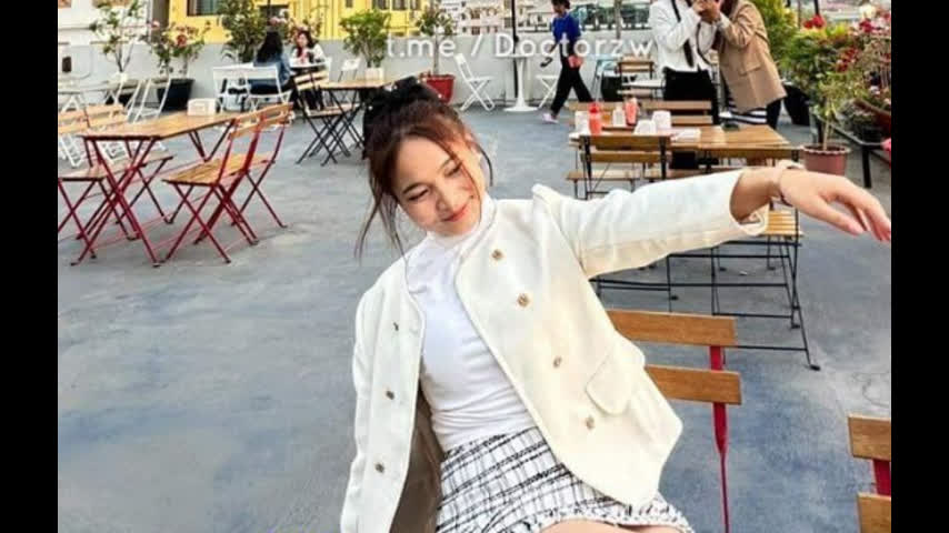 Bur girl with her bf