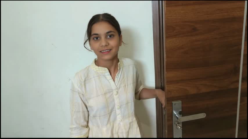 Chini (Suger) lene aayi Pdosan Reetu ko pakad kr chod dala