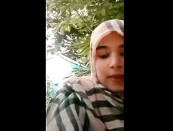 Hijabi Babe Giving BJ Like A Pro