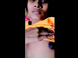 Hijabi Babe Showing Her boobs