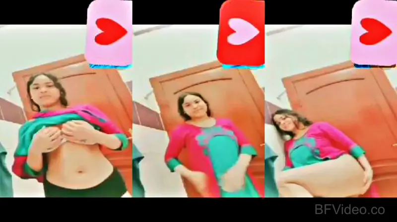 Video Call Sex Girlfriend Round Boobs Showing