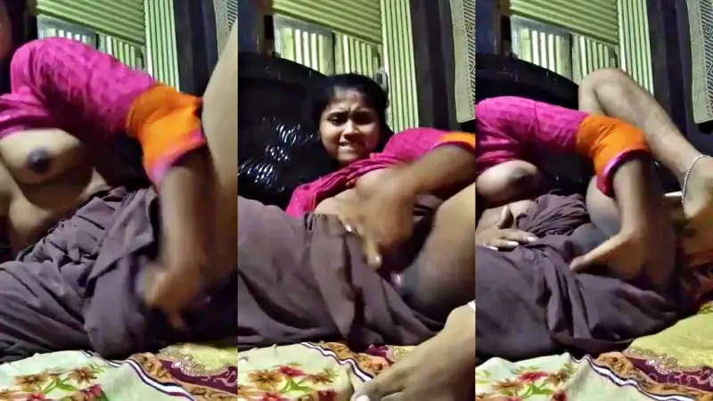 Indian Girl Fingering Pussy With Loud Moaning