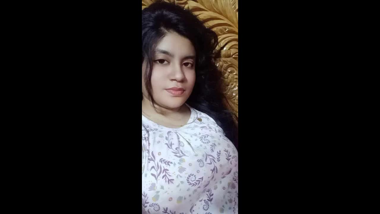 Beautiful Bigbooby Babe Showing