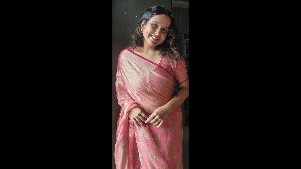 Sexy Indian Mal Sucking Dick