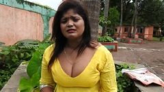 Big Boob Fatty Aunty Huge Cleavage