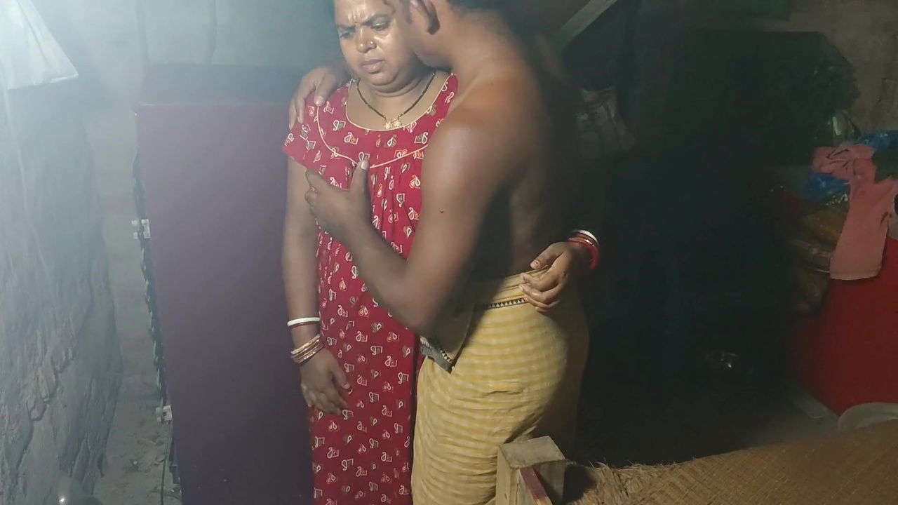 Indian Bengali Aunty Enjoyed Leaving Naked