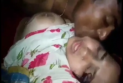 Married couple’s midnight romantic desi sex video