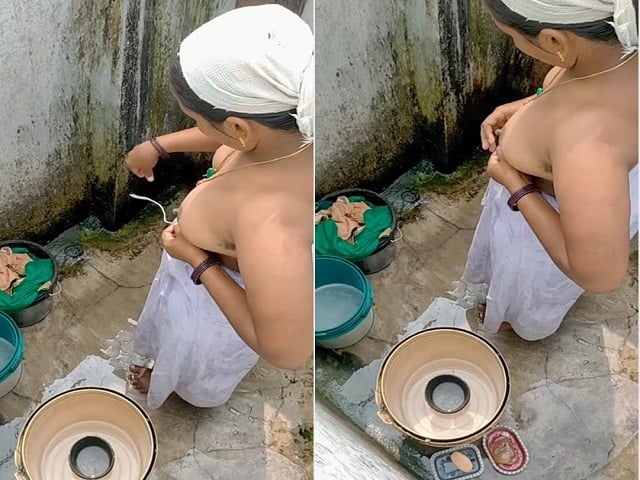 High quality bathing video of sexy bhabhi with boob show