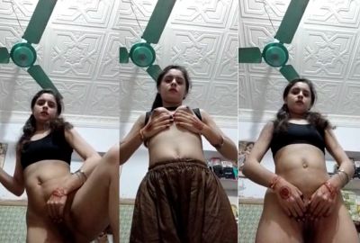 Sexy Punjabi lady records her nude MMS for her lover