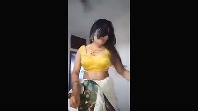 Saree Bahbhi Nude Show with My Desi MMS Leak