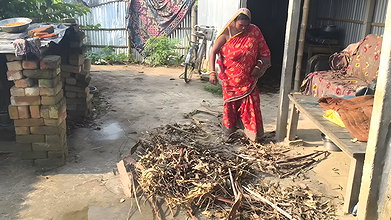 Pados ki bhabhi lakadi Sukha rahi thi jakar chudai ki outdoor Indian Sex MMS