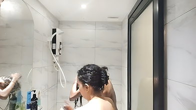 Cute Girlfriend Boobs Kiss Indian Sex MMS 10 Min Shower
